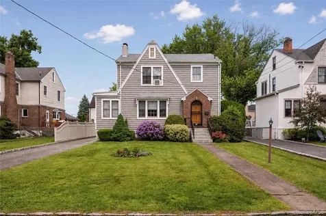 11 Summit Street Eastchester NY 10709