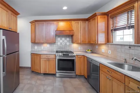 11 Summit Street Eastchester NY 10709