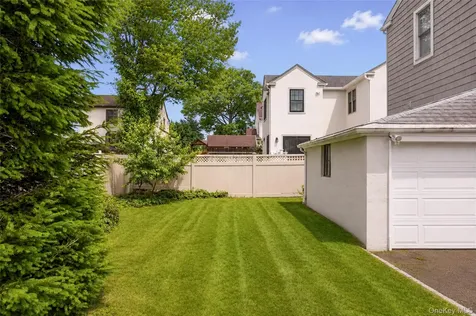 11 Summit Street Eastchester NY 10709