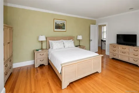 11 Summit Street Eastchester NY 10709