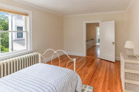 11 Summit Street Eastchester NY 10709