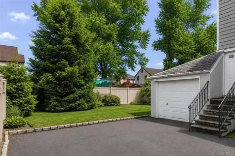 11 Summit Street Eastchester NY 10709