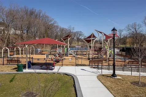 11 Summit Street Eastchester NY 10709