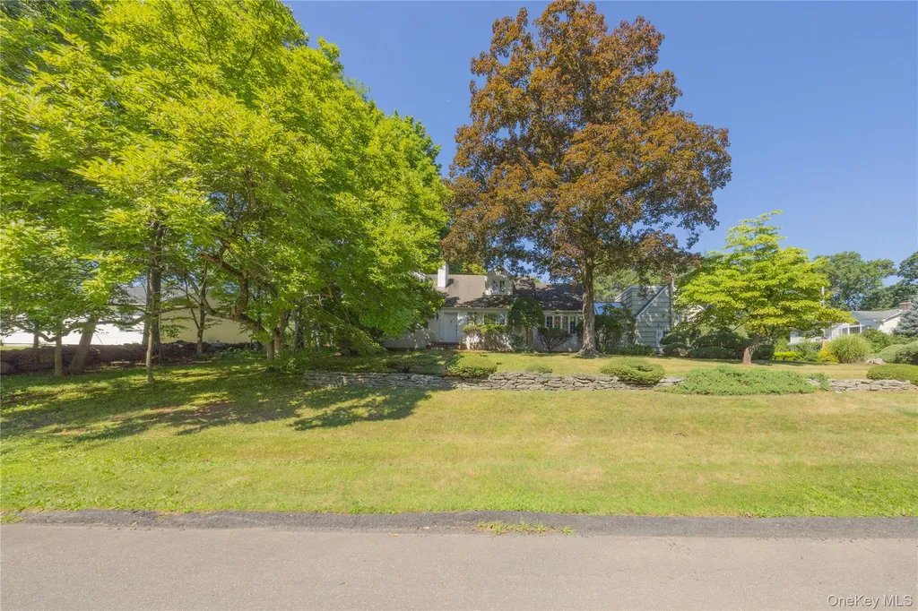 11 Wheeler Place E West Nyack NY 10994
