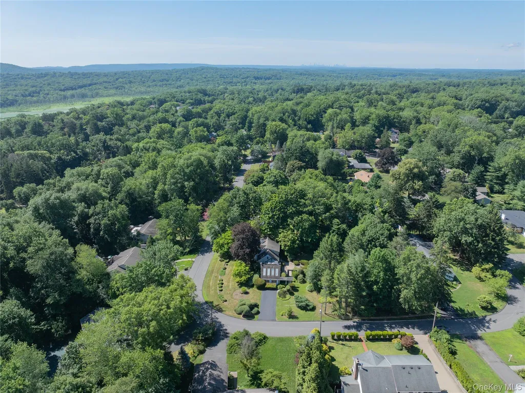 11 Wheeler Place E West Nyack NY 10994