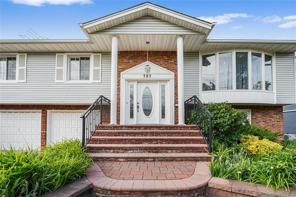 787 Vivian Court Baldwin Harbor NY 11510