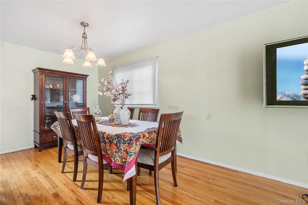 787 Vivian Court Baldwin Harbor NY 11510