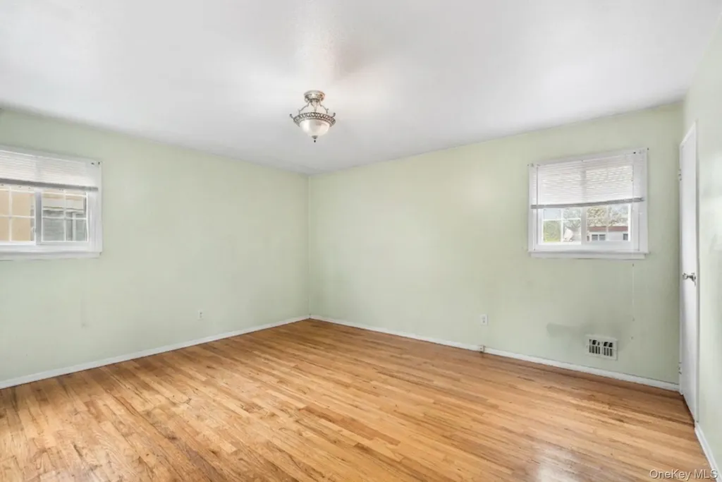 787 Vivian Court Baldwin Harbor NY 11510