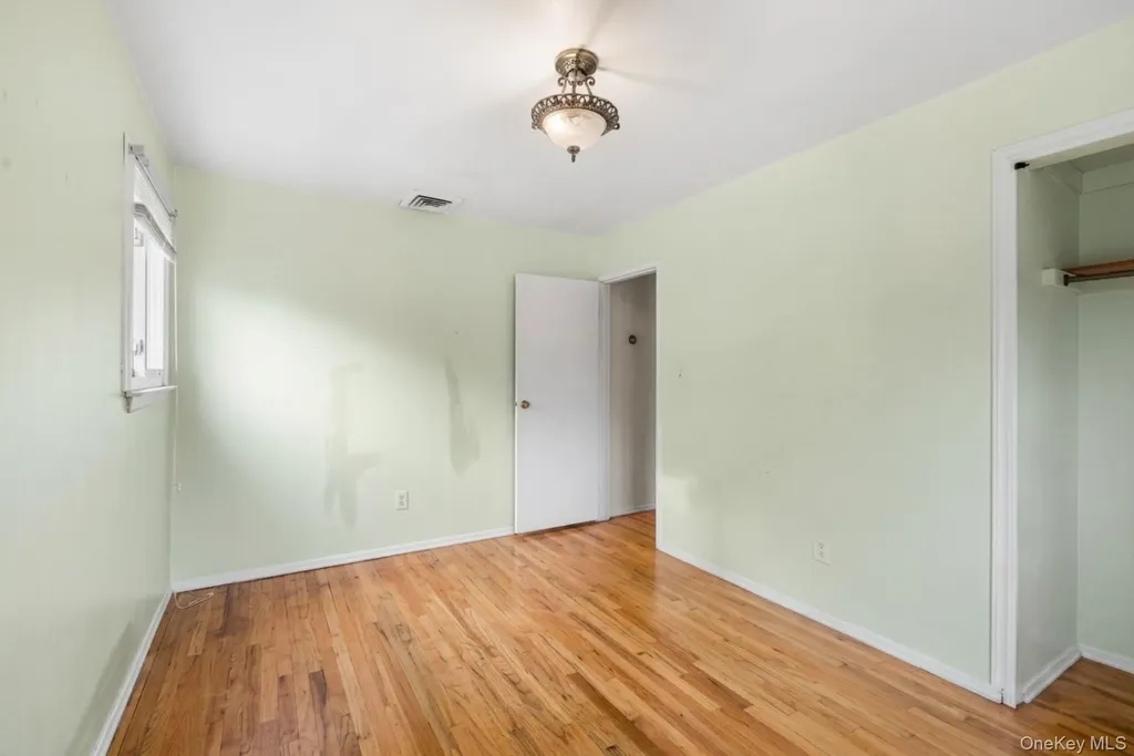 787 Vivian Court Baldwin Harbor NY 11510