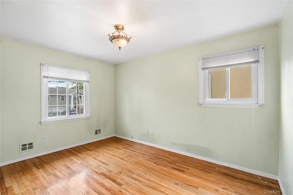 787 Vivian Court Baldwin Harbor NY 11510