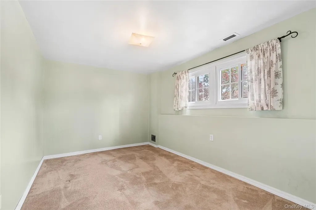 787 Vivian Court Baldwin Harbor NY 11510