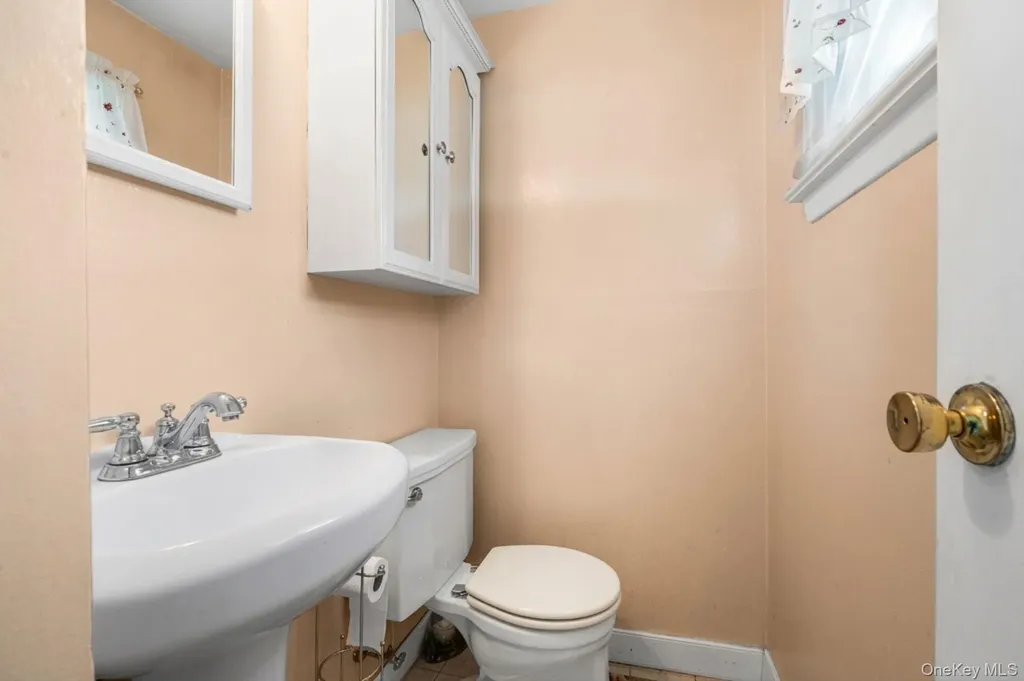 787 Vivian Court Baldwin Harbor NY 11510