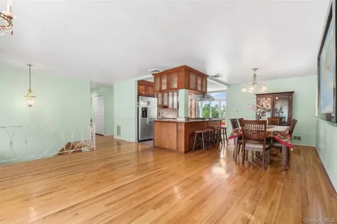 787 Vivian Court Baldwin Harbor NY 11510