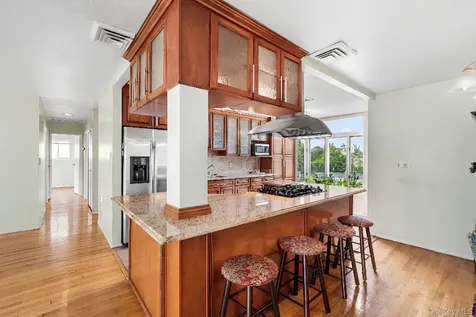 787 Vivian Court Baldwin Harbor NY 11510