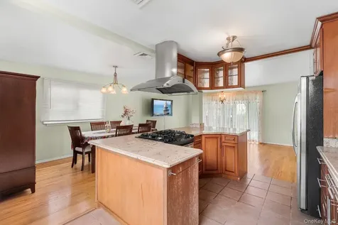 787 Vivian Court Baldwin Harbor NY 11510