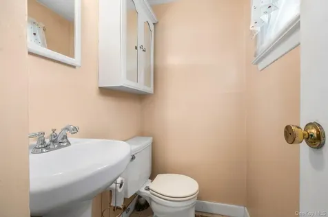 787 Vivian Court Baldwin Harbor NY 11510