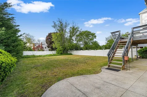 787 Vivian Court Baldwin Harbor NY 11510