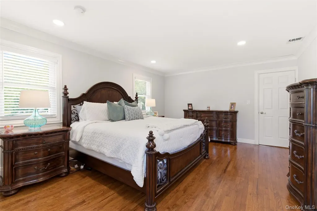 60 Tulipwood Drive Commack NY 11725