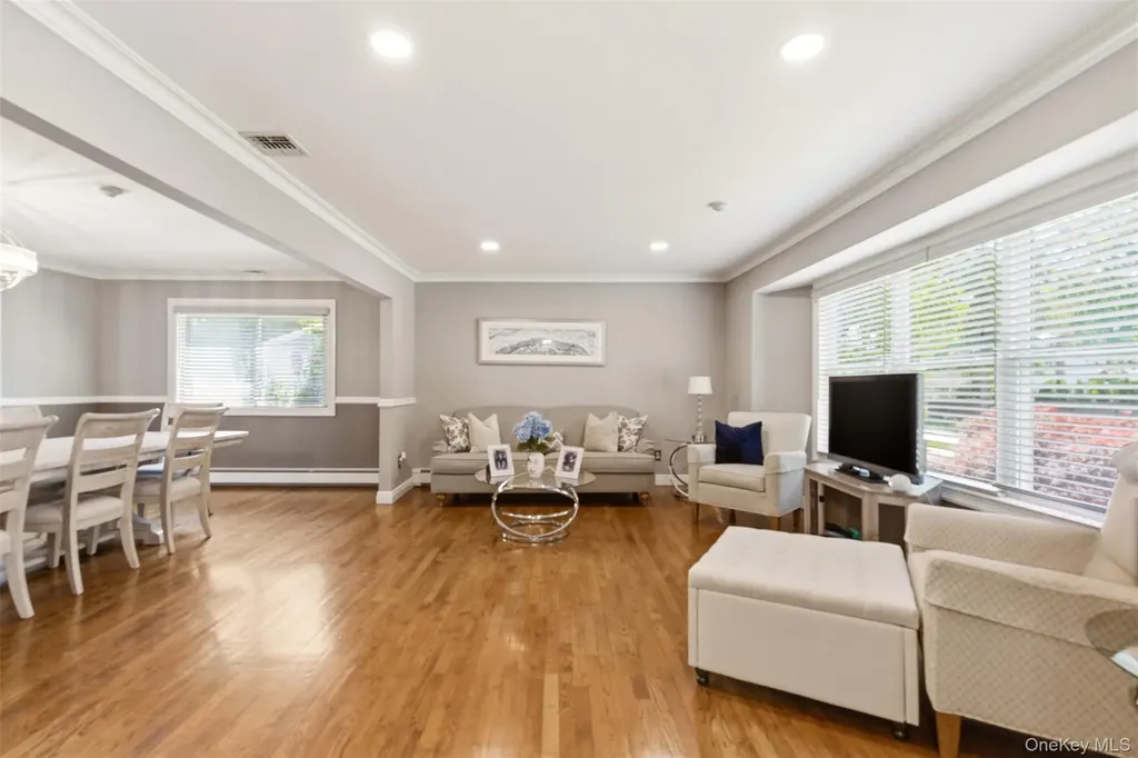 60 Tulipwood Drive Commack NY 11725