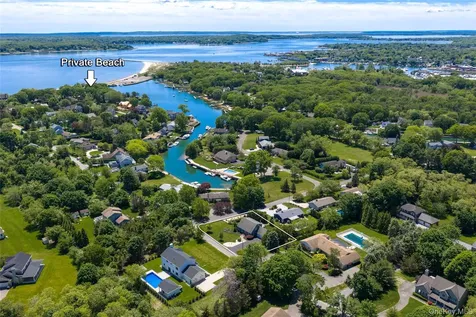 450 Maple Lane Greenport NY 11944