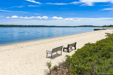 450 Maple Lane Greenport NY 11944