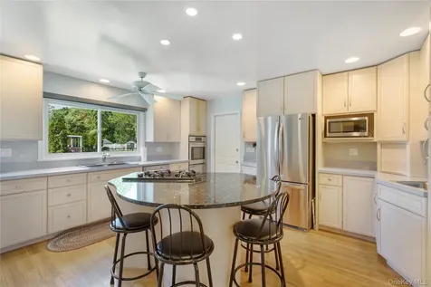 450 Maple Lane Greenport NY 11944
