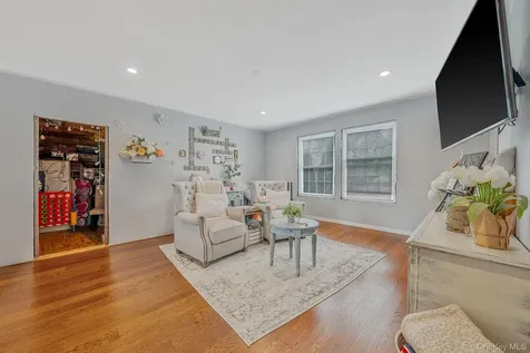 1582 Little Neck Avenue North Bellmore NY 11710