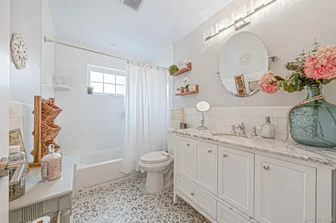 1582 Little Neck Avenue North Bellmore NY 11710