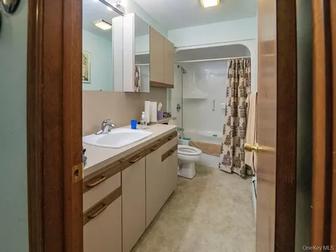 2080 Seamans Neck Road Seaford NY 11783