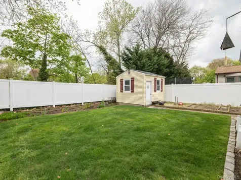 2080 Seamans Neck Road Seaford NY 11783