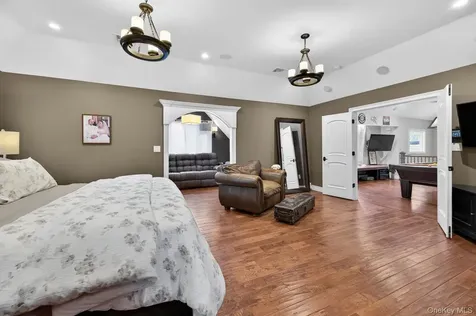 322 Rose Lane Smithtown NY 11787