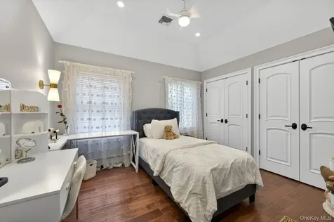 322 Rose Lane Smithtown NY 11787