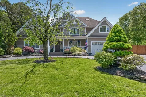 322 Rose Lane Smithtown NY 11787