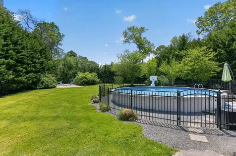 322 Rose Lane Smithtown NY 11787