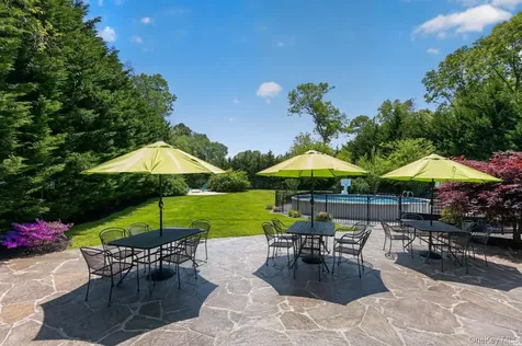 322 Rose Lane Smithtown NY 11787