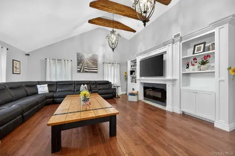 322 Rose Lane Smithtown NY 11787