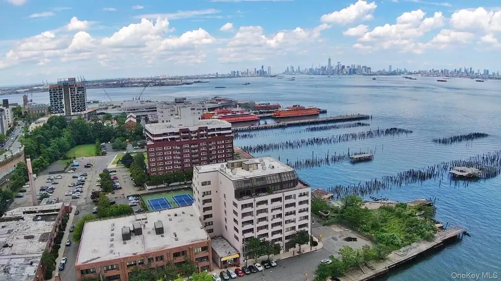 10 Bay Street Landing Staten Island NY 10301
