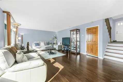 25 Jody Lane Yonkers NY 10701