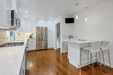 305 Stratton Road New Rochelle NY 10804