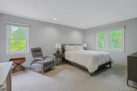 305 Stratton Road New Rochelle NY 10804