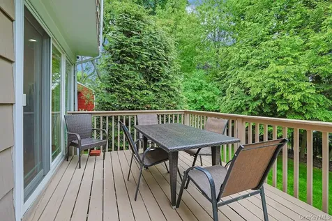 305 Stratton Road New Rochelle NY 10804