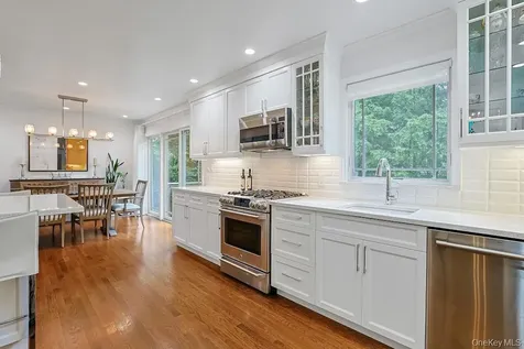 305 Stratton Road New Rochelle NY 10804