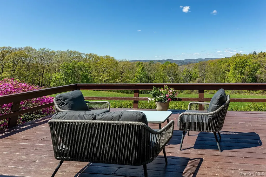 523 Breezy Hill Road Hillsdale NY 12529