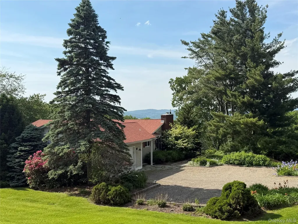 523 Breezy Hill Road Hillsdale NY 12529