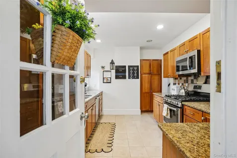 75 Chestnut Avenue Pelham NY 10803