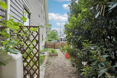 75 Chestnut Avenue Pelham NY 10803