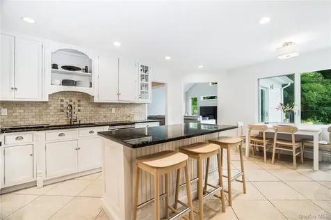 4 Parkfield Road Scarsdale NY 10583