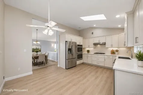 40 Willow Court Manorville NY 11949