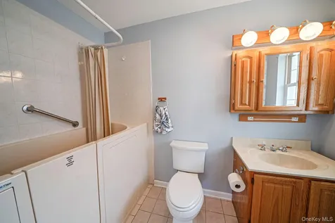 40 Willow Court Manorville NY 11949