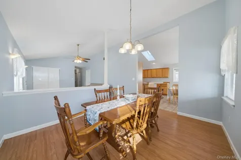 40 Willow Court Manorville NY 11949